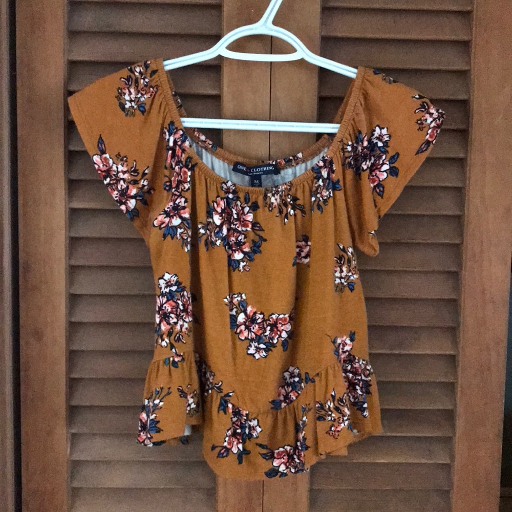 loose-fitting floral crop top